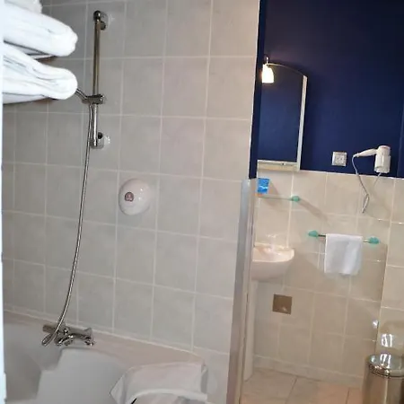 Hotel La Tour Du Loup