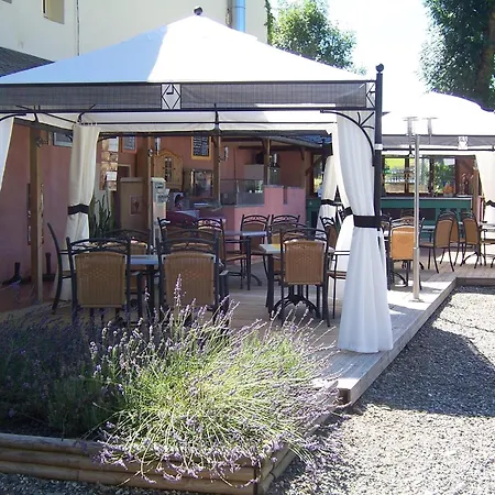 Hotel La Tour Du Loup