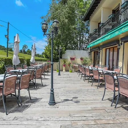 Hotel La Tour Du Loup La Bastide-de-Sérou