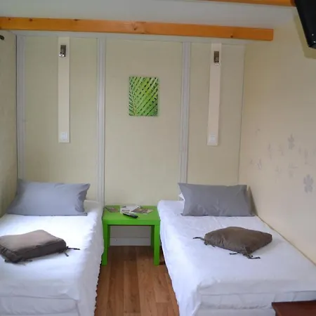 Hotel La Tour Du Loup