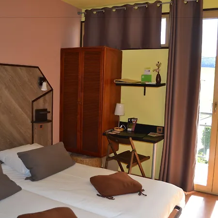 Hotel La Tour Du Loup