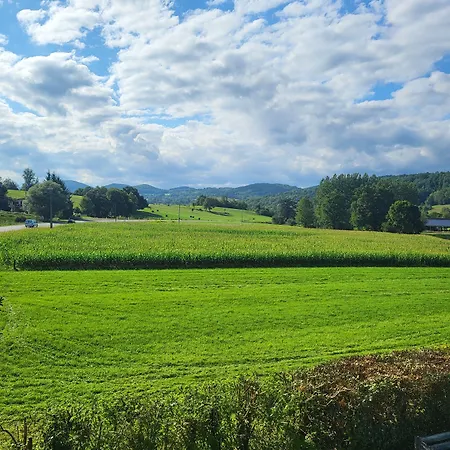 Hotel La Tour Du Loup