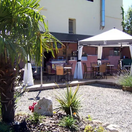 Hotel La Tour Du Loup 3*